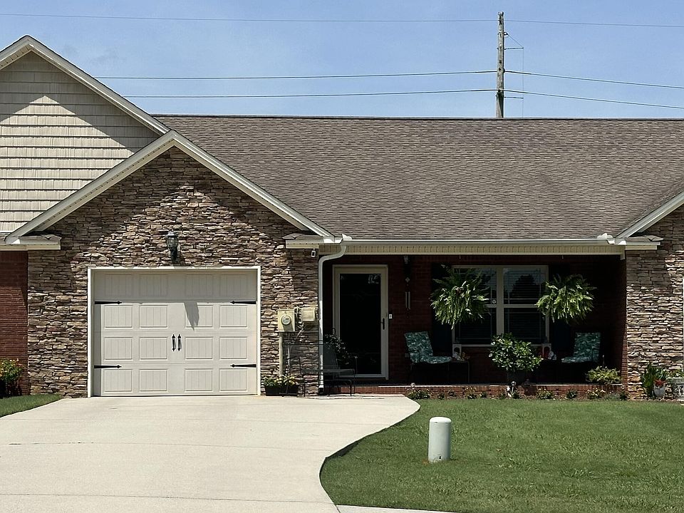 1st image of 1752 Chelsa Dr NE