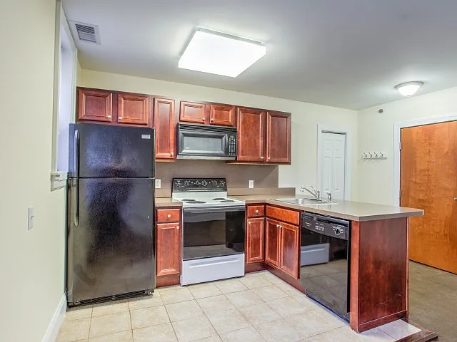 Campus Apartments — Photo 5