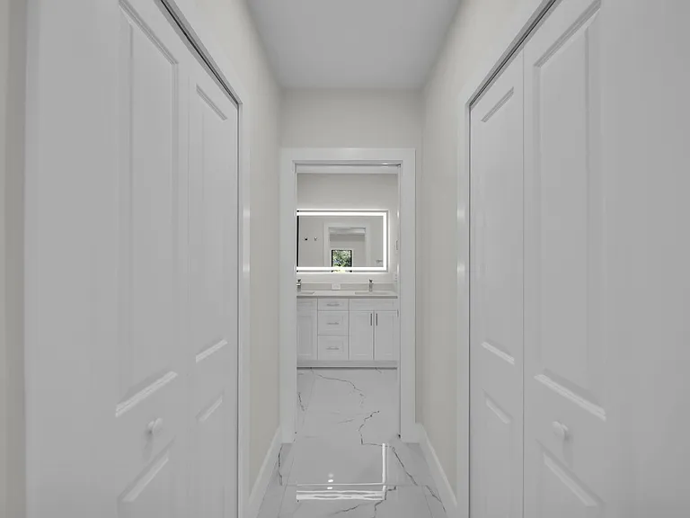 636 Ladd St — Photo 16