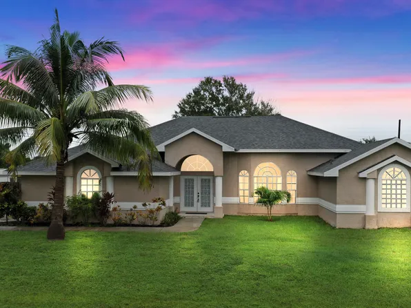 101 SW Hawthorne Circle, Port St Lucie, FL 34953