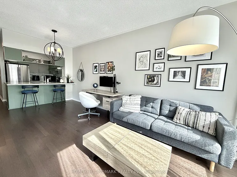 909 Bay St #701 — Photo 7