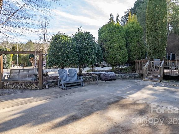 4th image of 151 Cornell Cir