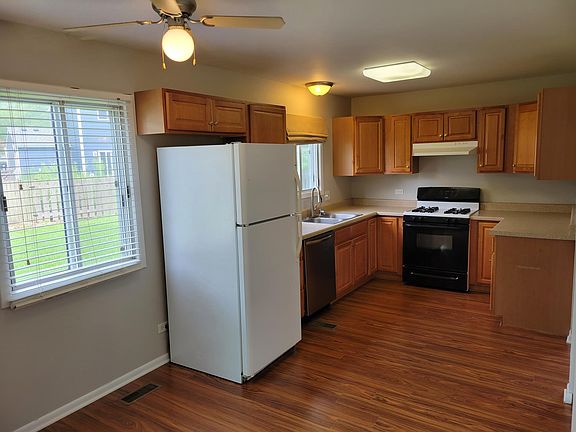 3rd image of 30W020 Hurlingham Ct