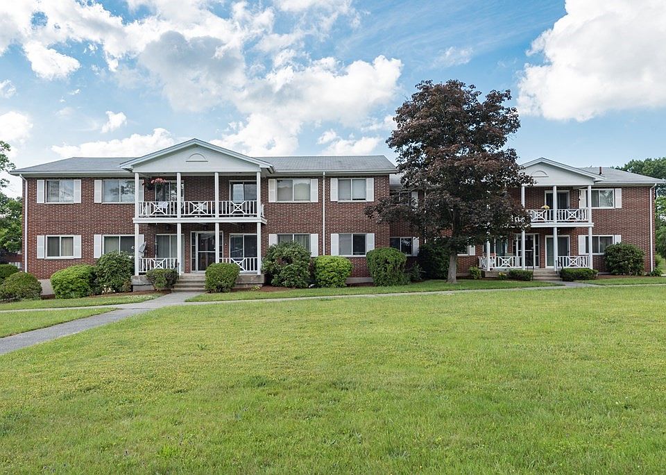 1st image of 17 Bayberry Dr APT 2