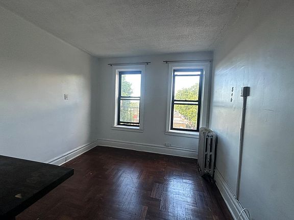 4th image of 89-19 32nd Ave #1D