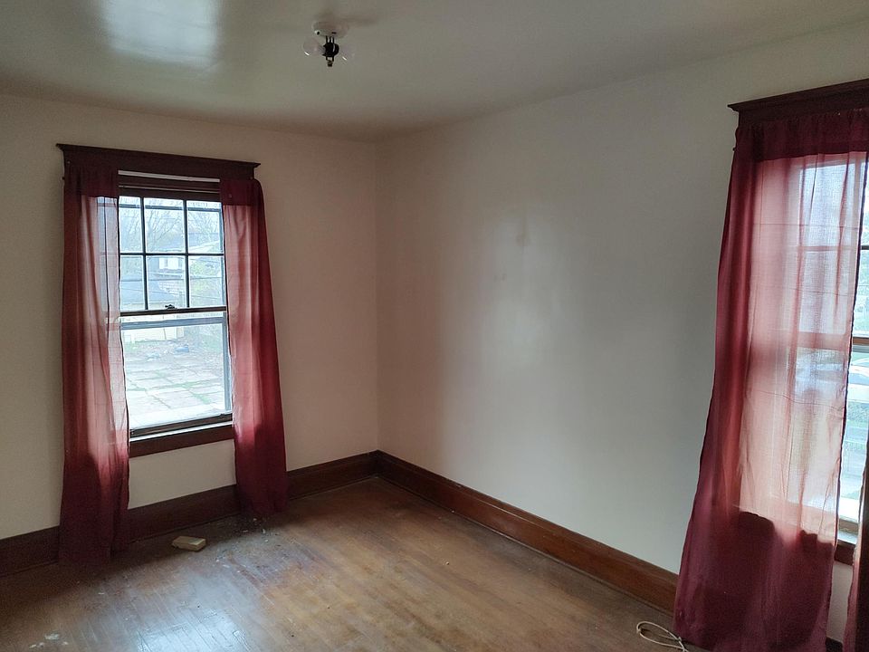 1st image of 352 Parkridge Ave #2