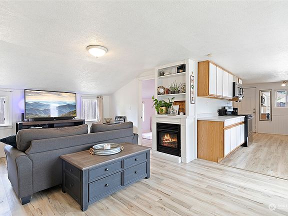 4th image of 1017 7th Avenue SE