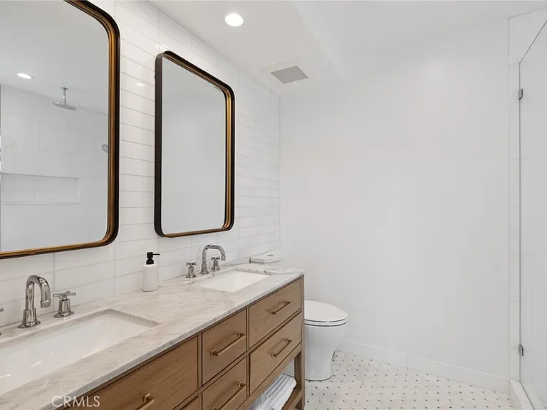 300 Coral Ave — Photo 21