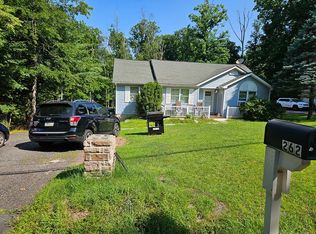 262 Snow Valley Dr, Drums, PA 18222