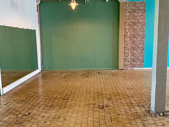 2nd image of 14-16 W Harvey St #1C