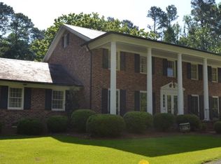 221 Magnolia Ln, Chadbourn, NC 28431