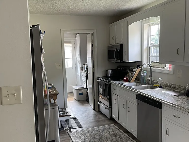 611 Woodhaven Dr — Photo 10