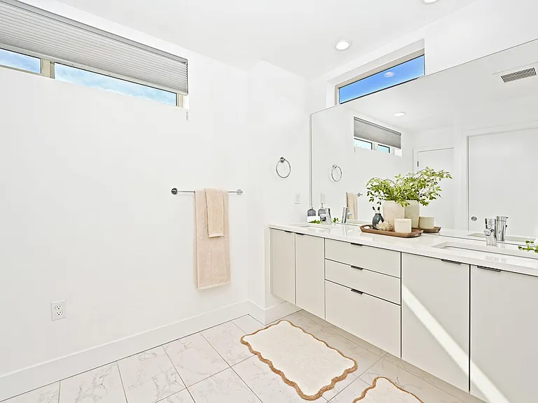 2108 E James St #A — Photo 16