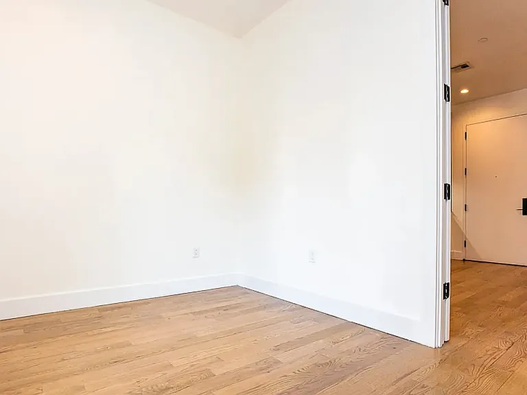 1499 Jefferson Ave #1A — Photo 7