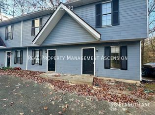 98 Peanut Ln, Tunnel Hill, GA 30755