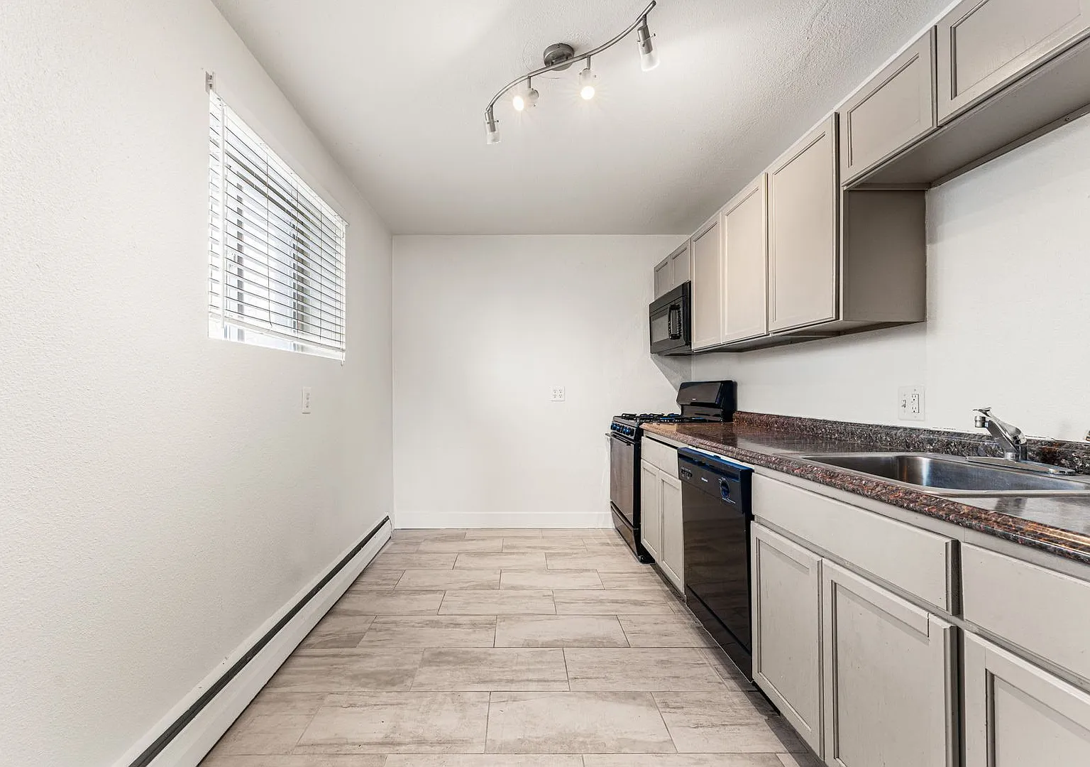 1208-1218 Zephyr St.- HM — Photo 4