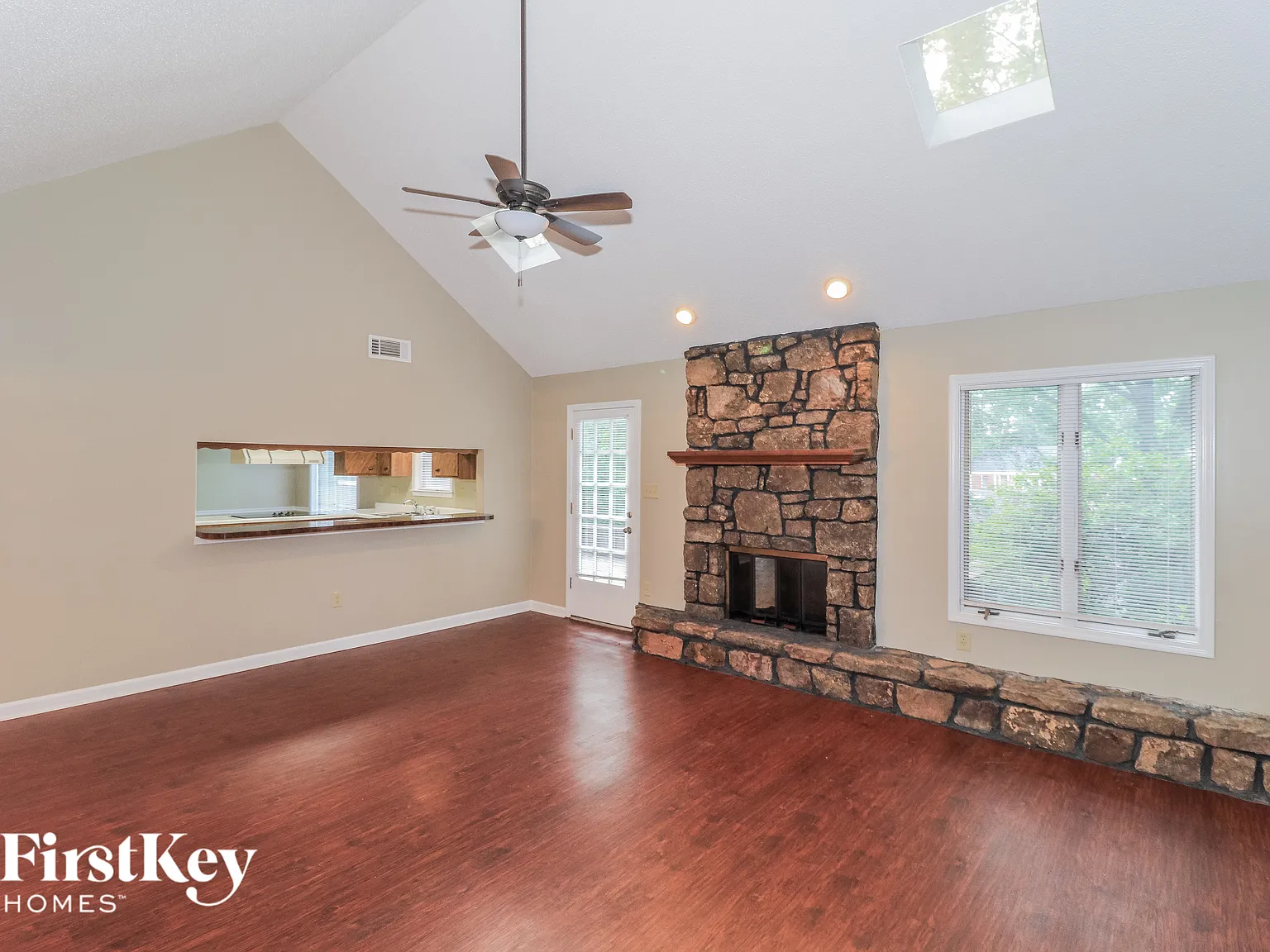 4 bed, 2.0 bath, 2118 sqft, $1,820 — Photo 4
