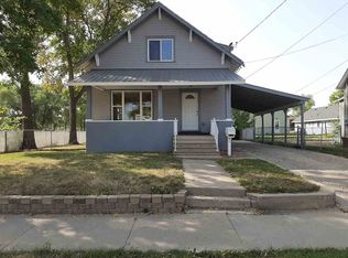 705 4th St NW, Minot, ND 58703