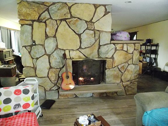 4th image of 3122 Memorial Dr