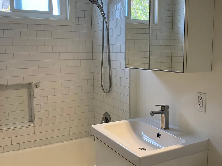 460 S Detroit St #14 — Photo 13