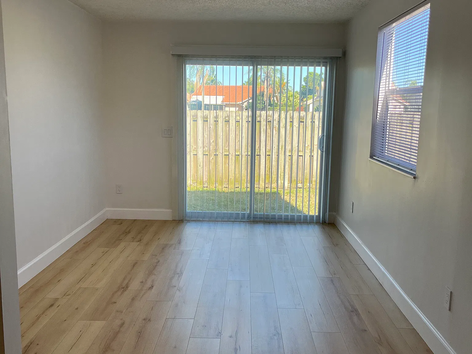 5 bed, 1500 sqft, $5,000 — Photo 4