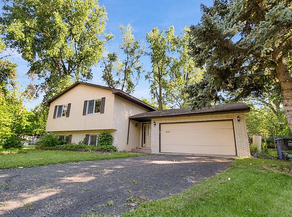 2nd image of 630 Hall Ln