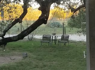 930 Woodland Hills Rd, Poteet, TX 78065