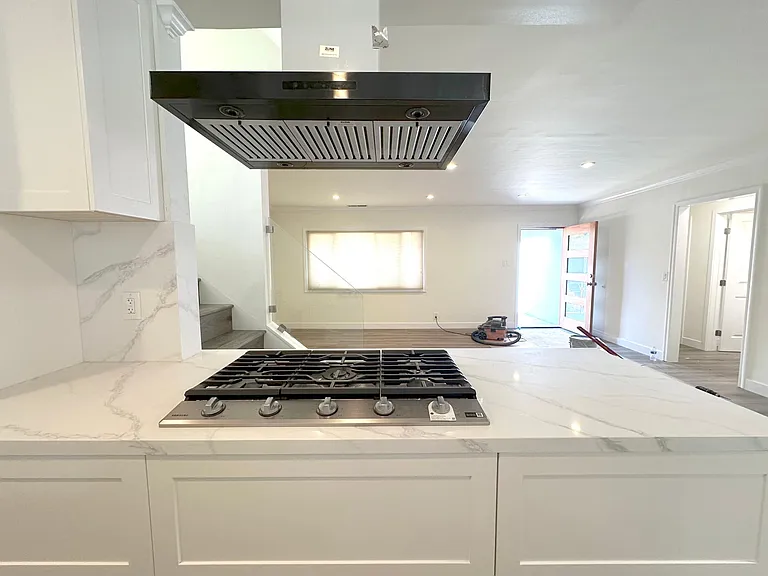 1241 Elmer St — Photo 4