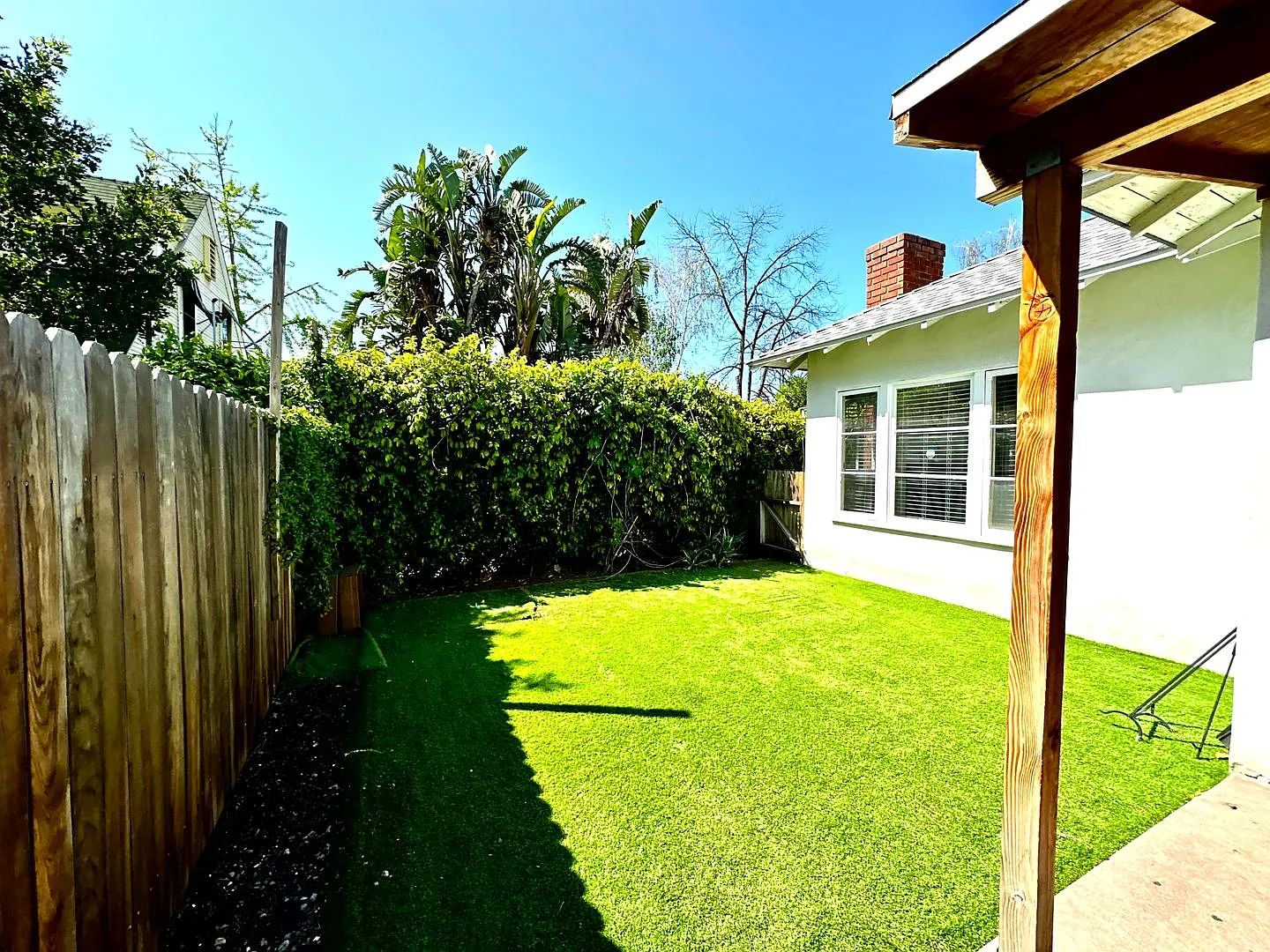 607-611 N. El Molino Avenue — Photo 4