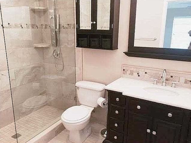 Master Bath w Spa Shower