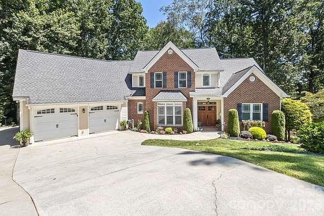 1st image of 15 Round Robin Ln