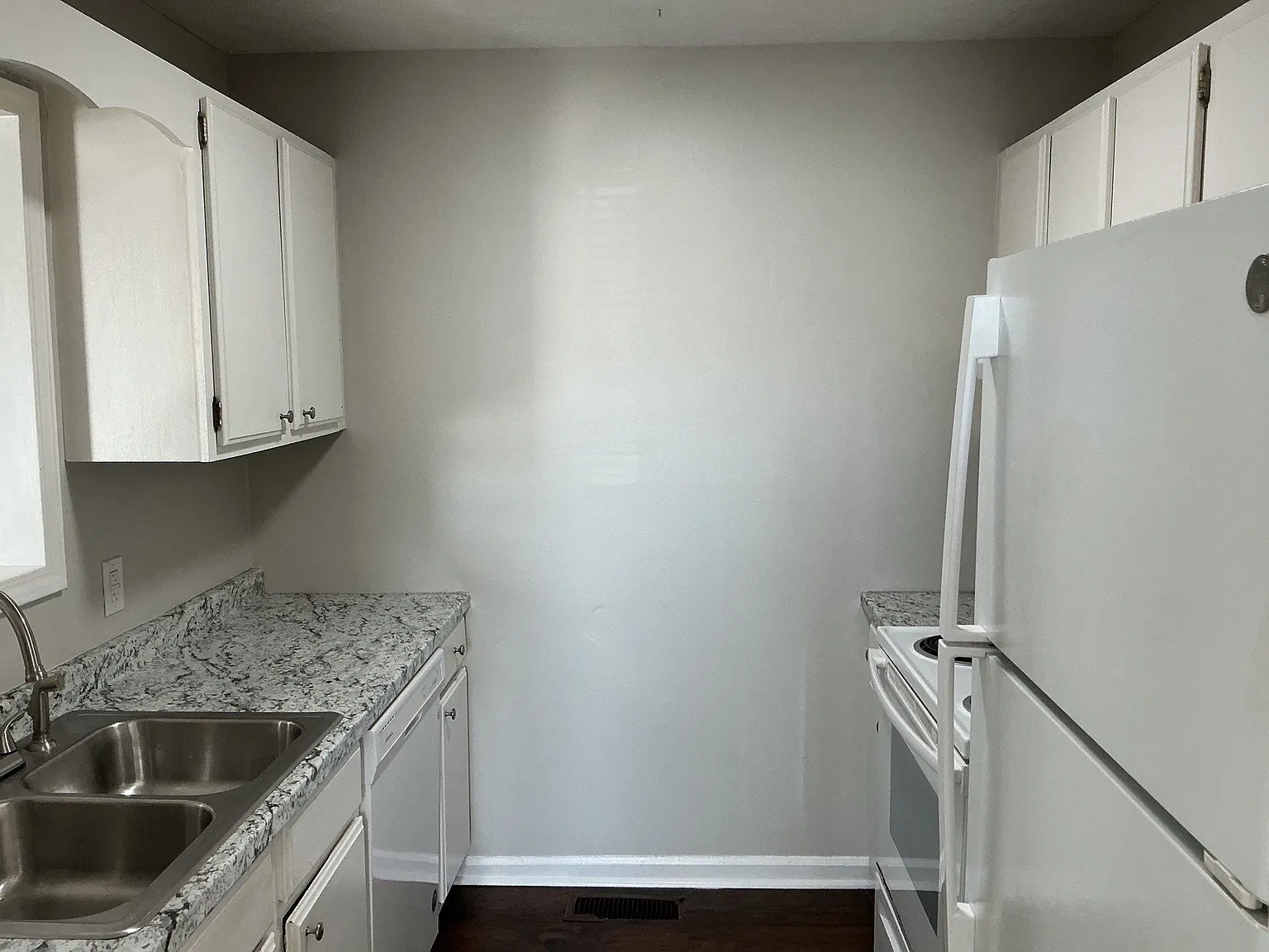 1 bed, 728 sqft, $850 — Photo 2