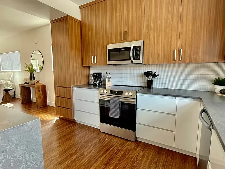 727 Front St — Photo 8