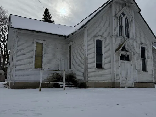 146 Church St, Saranac, MI 48881