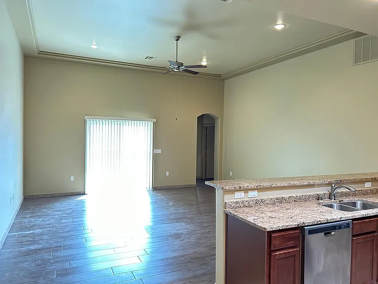 4354 Malaga St — Photo 9