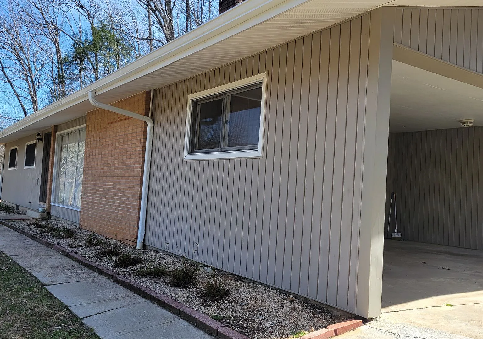 3/1.5 home for rent close to downtown Sylva — Photo 1