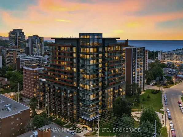 21 Park St E #717, Mississauga, ON L5G 0C2