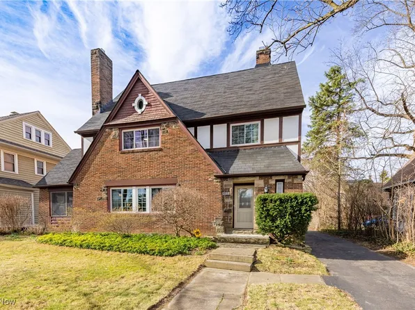 3084 Woodbury Rd, Shaker Heights, OH 44120