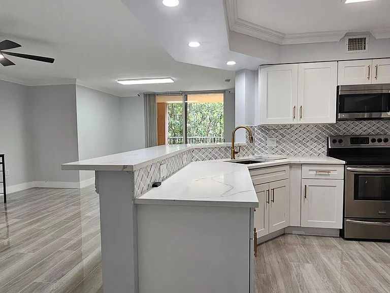 400 Scotia Dr #203 — Photo 62