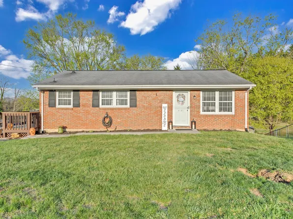 4040 Pebble Dr, Roanoke, VA 24014