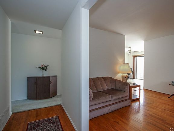 3rd image of 18022 Manhattan Pl