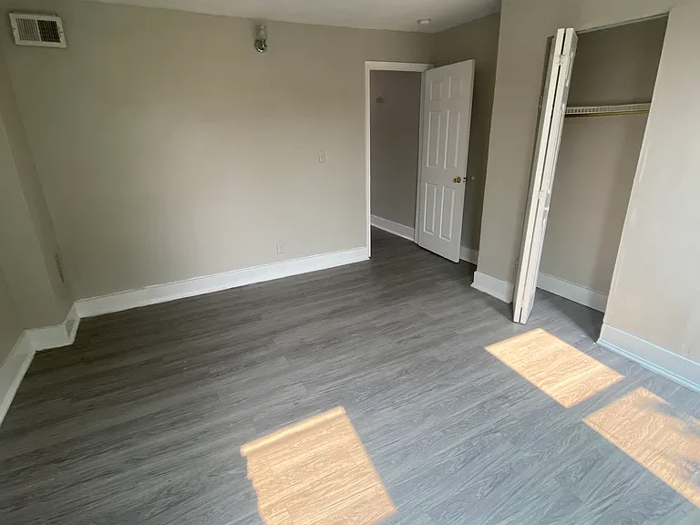 3510 Greenmount Ave — Photo 2