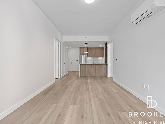 5th image of 50 E 10th St #225