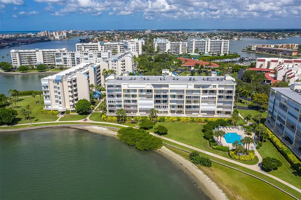 2 bed, 2.0 bath, 1200 sqft, $3,000 — Photo 3