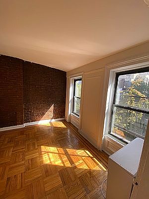 4th image of 801 Lexington Ave APT 5R