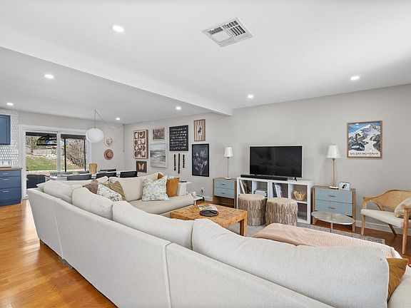 2nd image of 3400 Santa Fe Dr