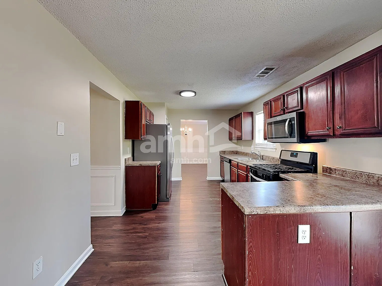 4 bed, 3.0 bath, 3347 sqft, $2,690 — Photo 3
