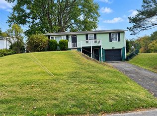 247 Manor Dr, Franklin, PA 16323