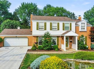 1611 Holly Hill Dr, Bethel Park, PA 15102