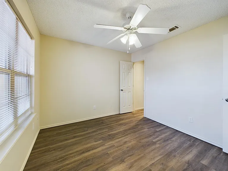 3116 110th St #B — Photo 15